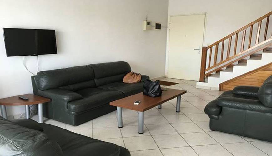 Arredato Duplex situato a Ambatobe (allegati)